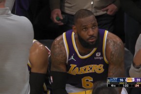 南宫体育-关于詹姆斯遭遇五连败，澳大利亚队教练面临压力！的信息